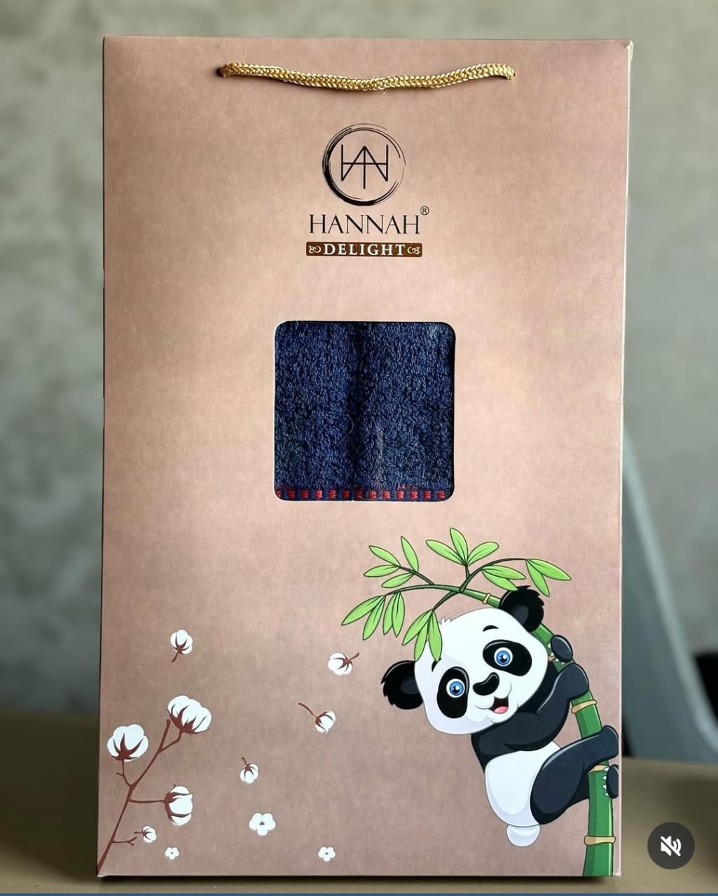 Luxury HANNAH towels elegantly arranged